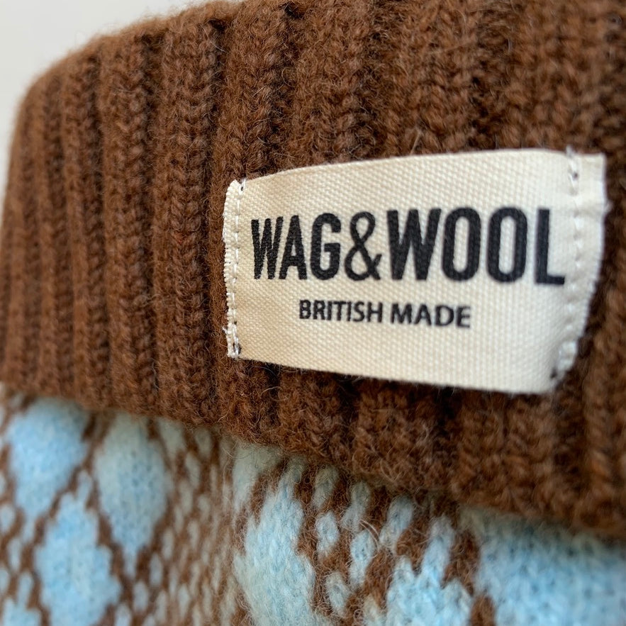 brown dog jumper label