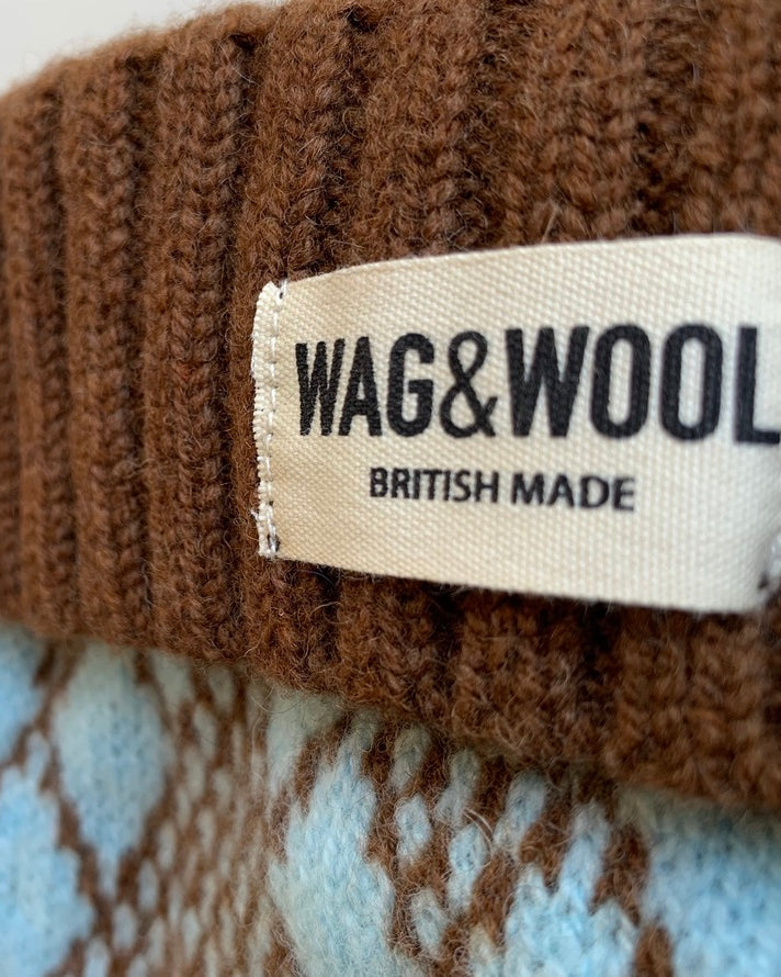 brown dog jumper label