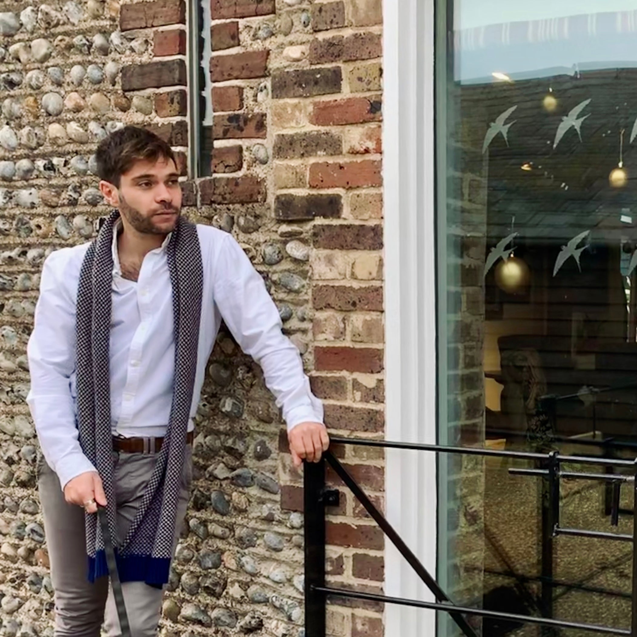 Mens Navy Wool Scarf on a man 